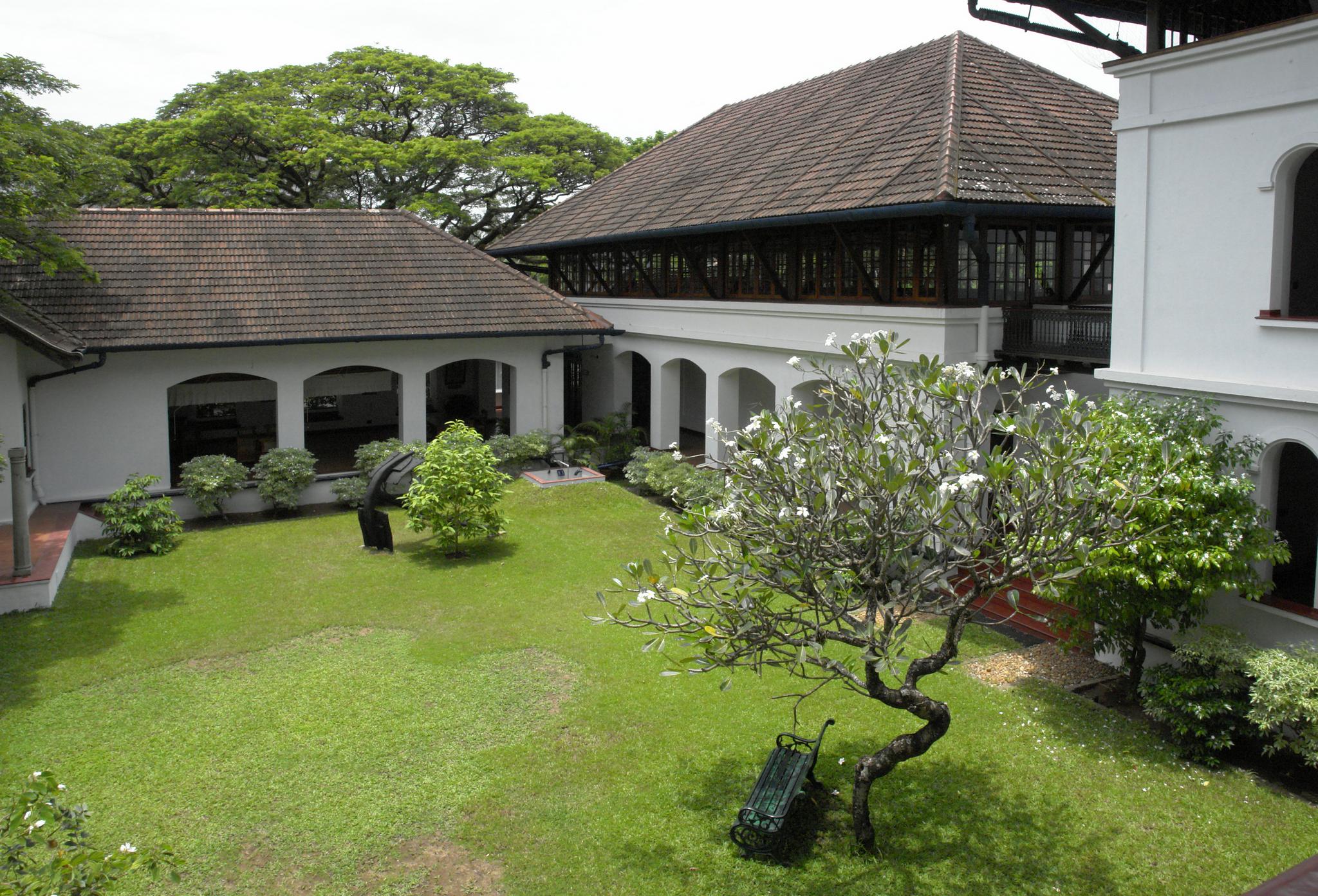 Brunton Boatyard - A Cgh Earth Experience Hotel Kochi Exterior photo
