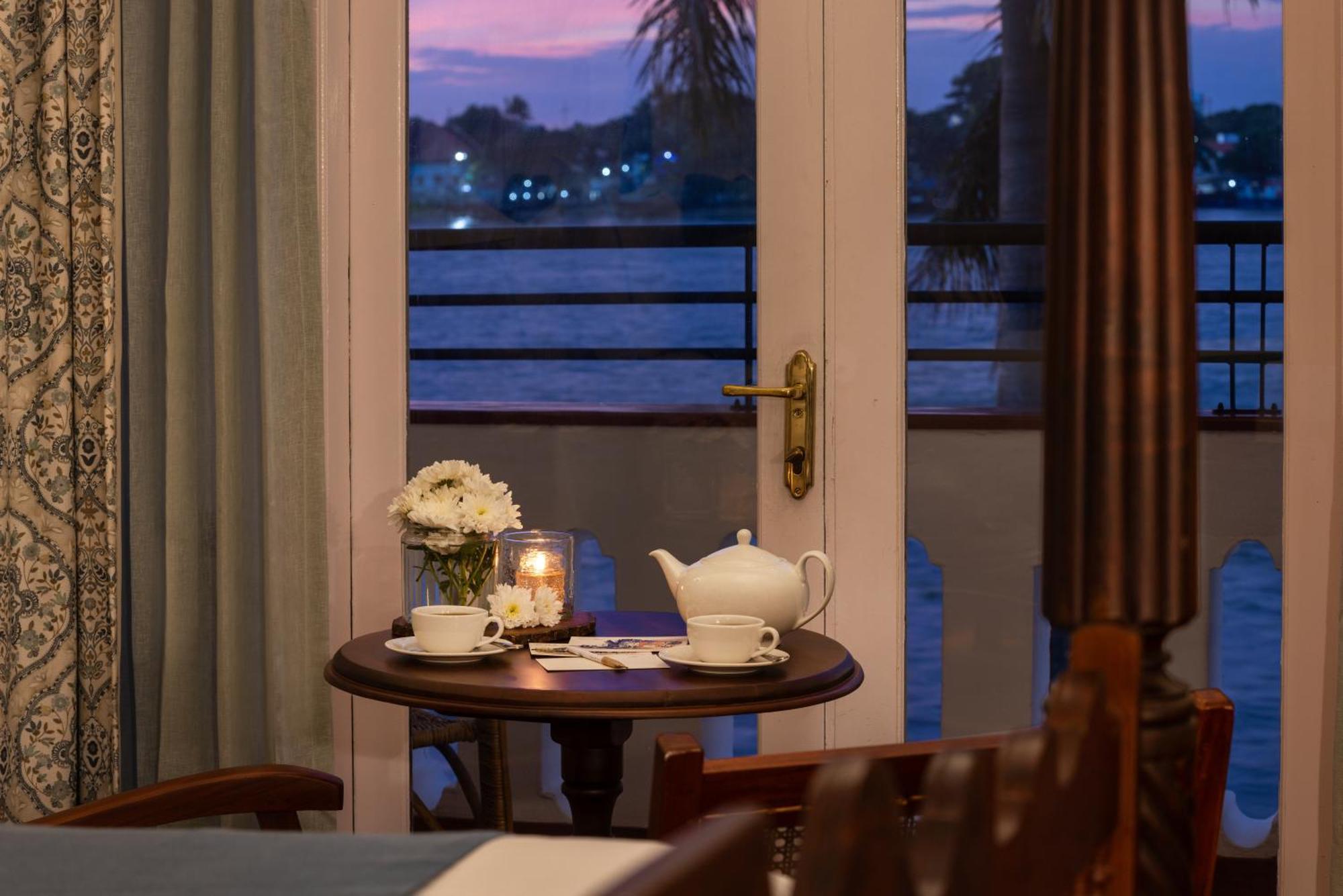 Brunton Boatyard - A Cgh Earth Experience Hotel Kochi Exterior photo