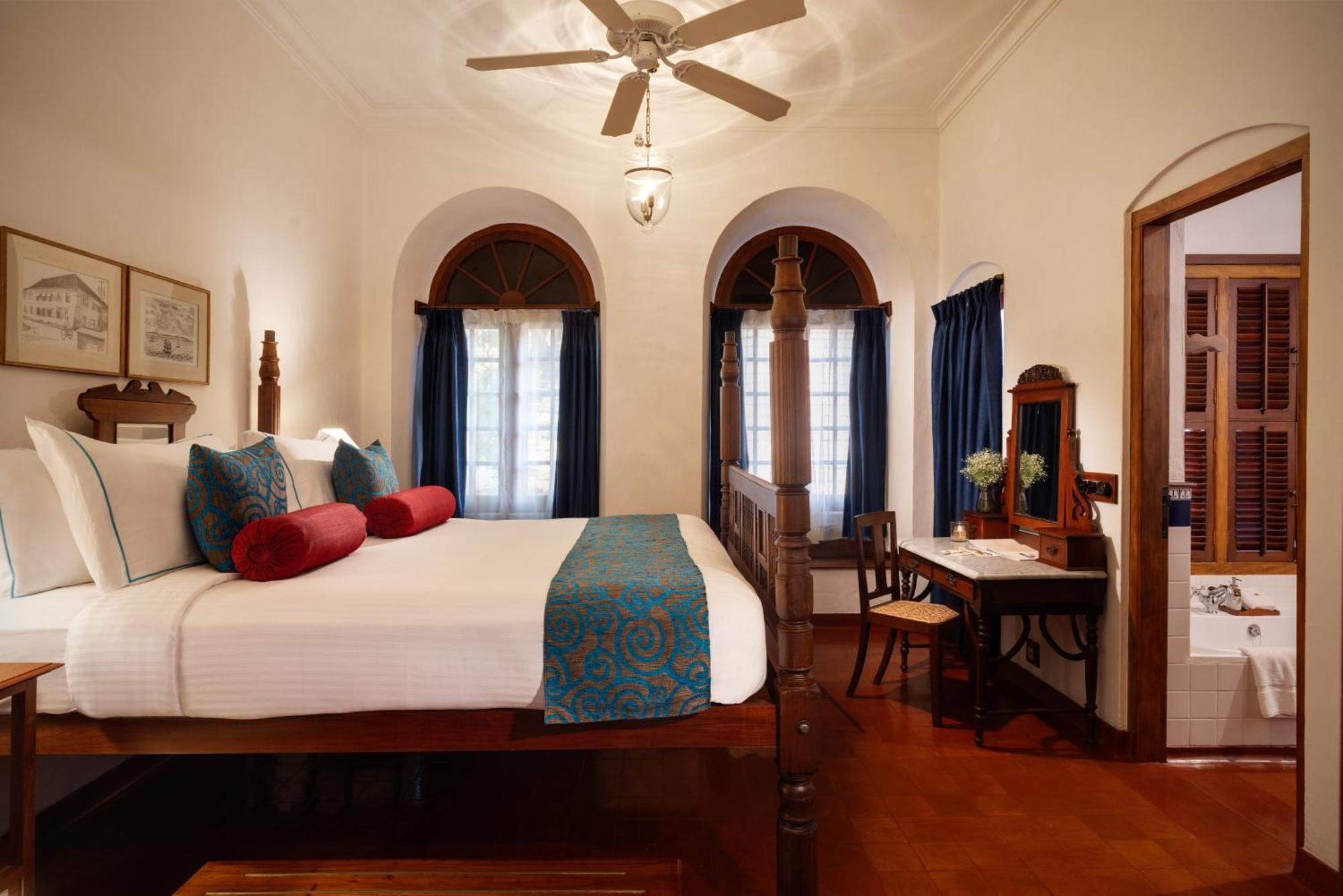 Brunton Boatyard - A Cgh Earth Experience Hotel Kochi Exterior photo