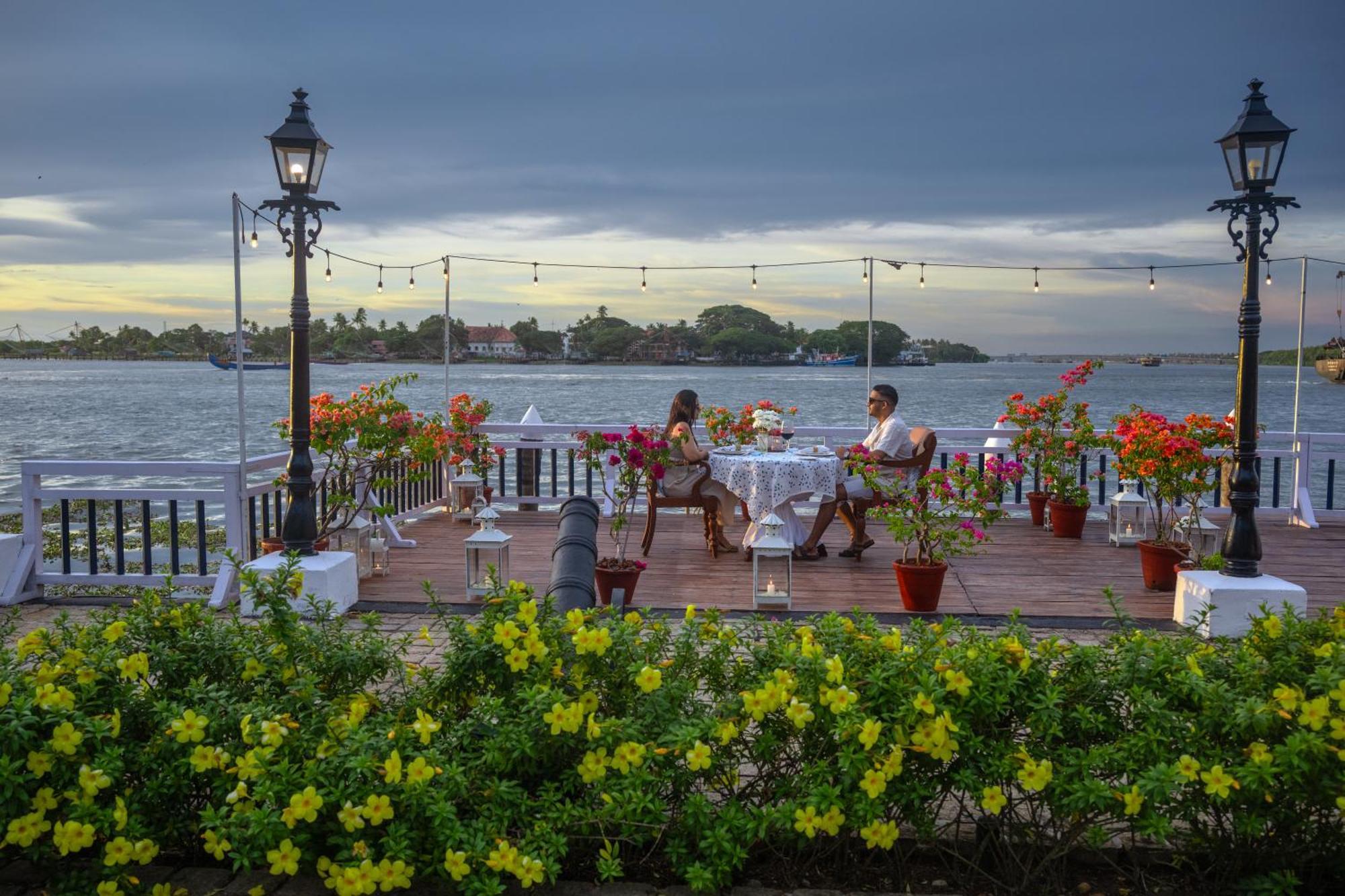 Brunton Boatyard - A Cgh Earth Experience Hotel Kochi Exterior photo