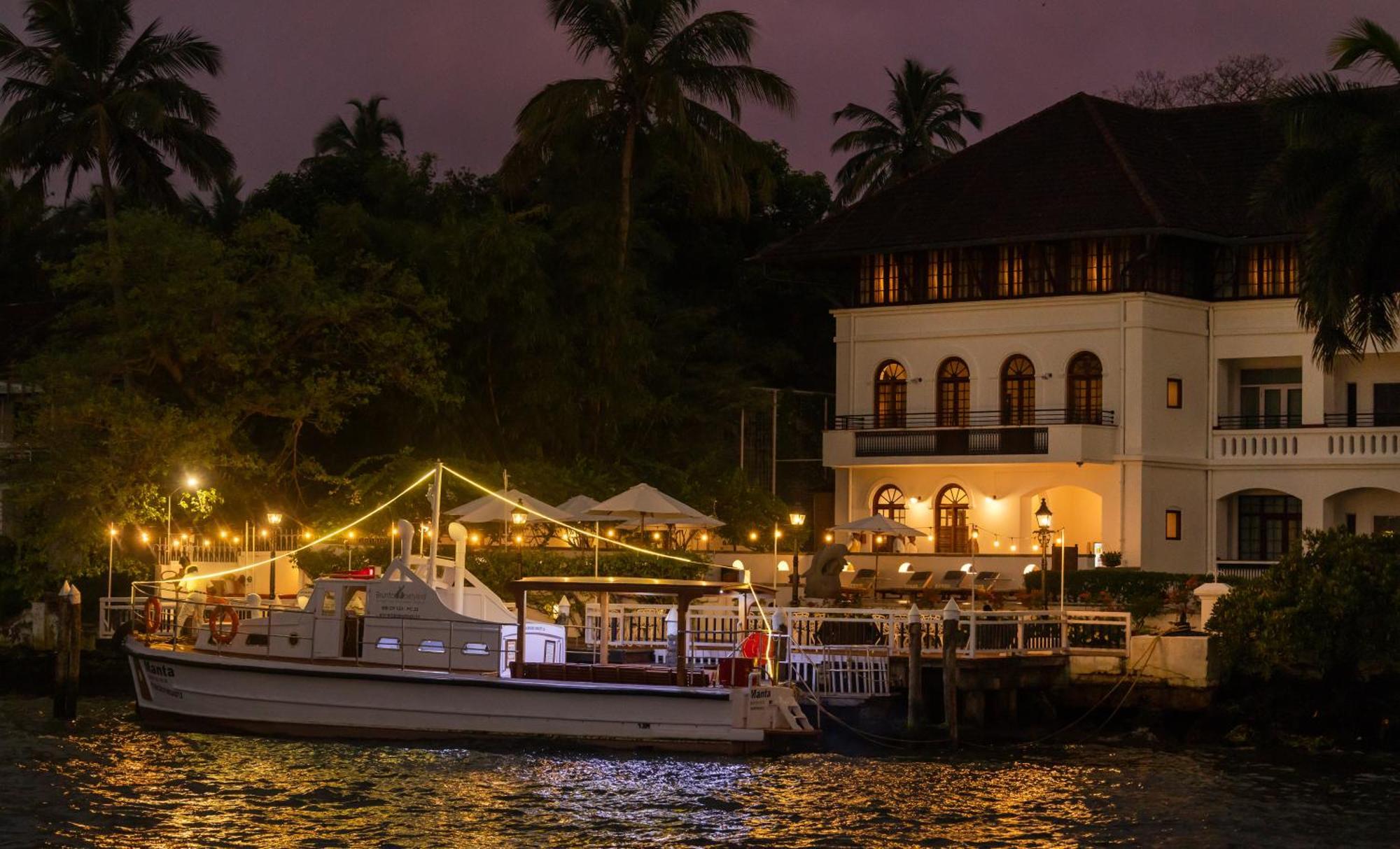 Brunton Boatyard - A Cgh Earth Experience Hotel Kochi Exterior photo