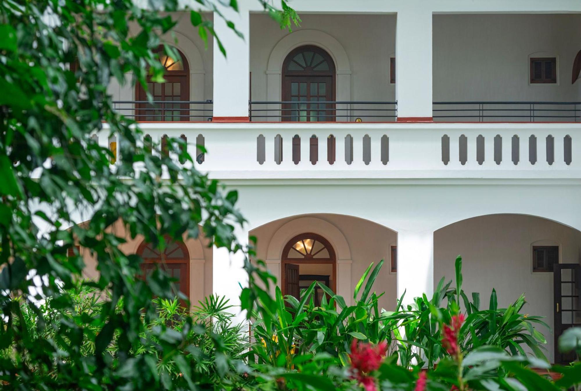 Brunton Boatyard - A Cgh Earth Experience Hotel Kochi Exterior photo