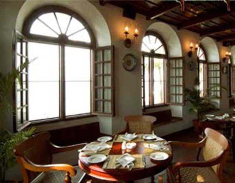 Brunton Boatyard - A Cgh Earth Experience Hotel Kochi Exterior photo