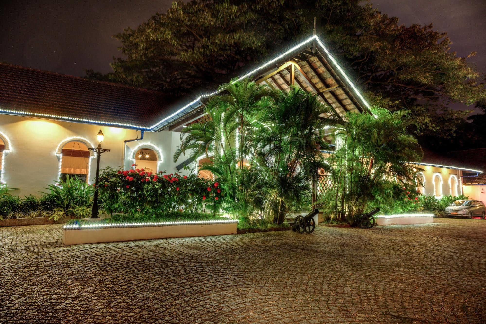 Brunton Boatyard - A Cgh Earth Experience Hotel Kochi Exterior photo